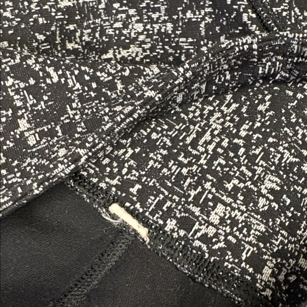 Lululemon Fit Physique Crop (19") - Picture 6 of 9